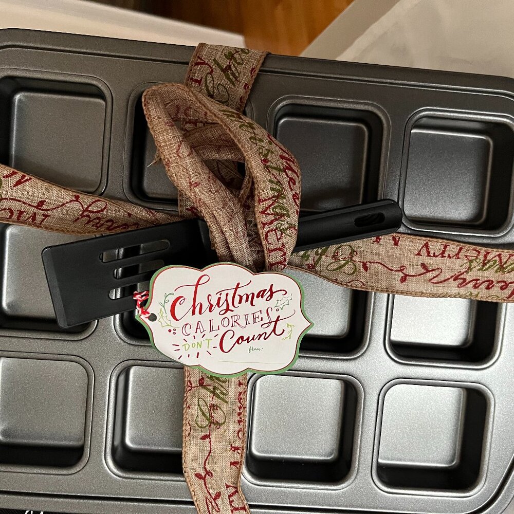 Pampered Chef Brownie Pan w/mini nylon spatula